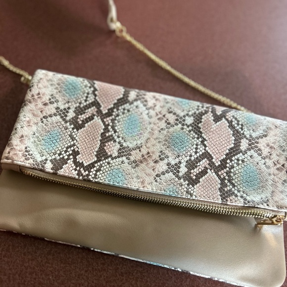 Snakeskin Pattern Clutch - Picture 2 of 8